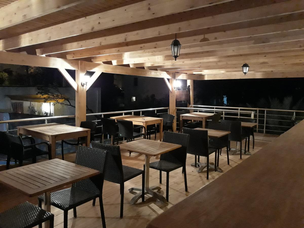 Mini Star Hotel Битез Экстерьер фото