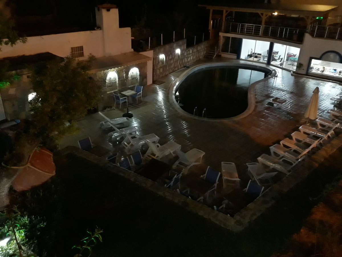 Mini Star Hotel Битез Экстерьер фото
